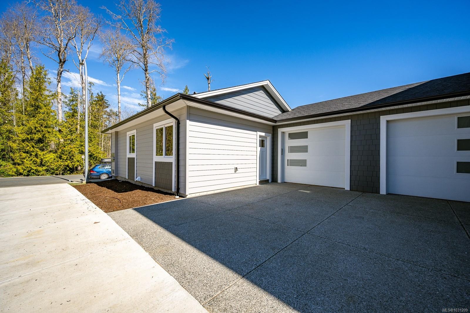 A-2319 Mcdonald Rd, Comox, BC - Outdoor With Exterior