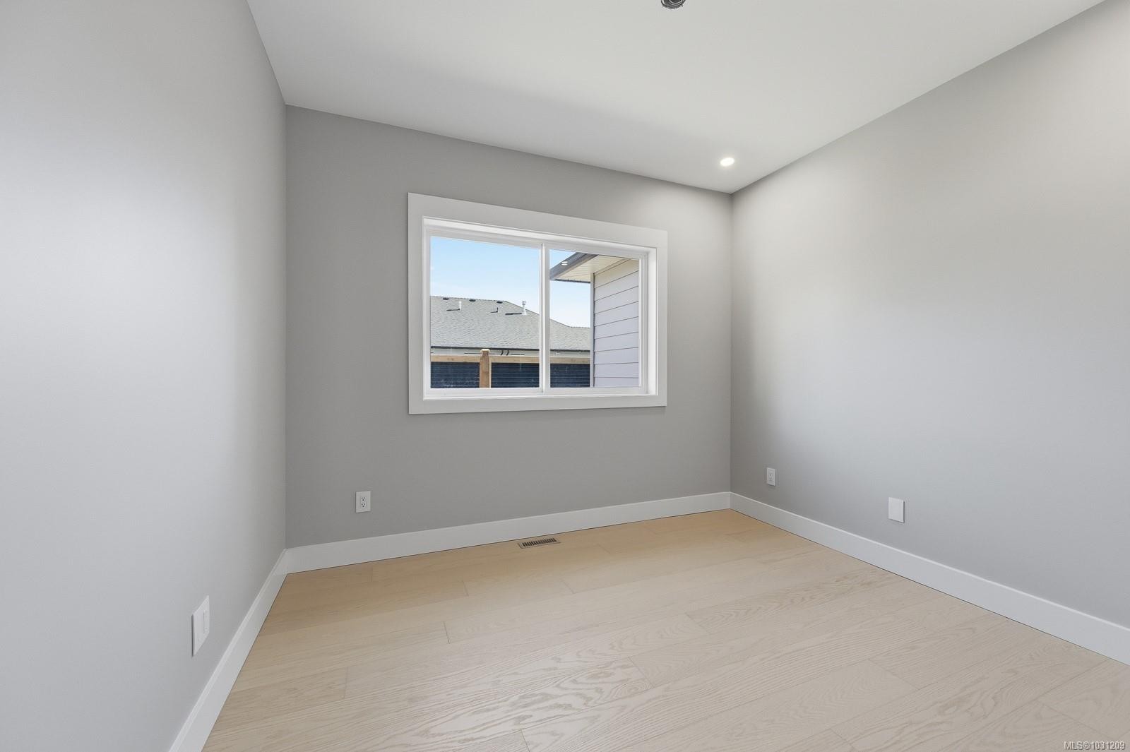 A-2319 Mcdonald Rd, Comox, BC - Indoor Photo Showing Other Room