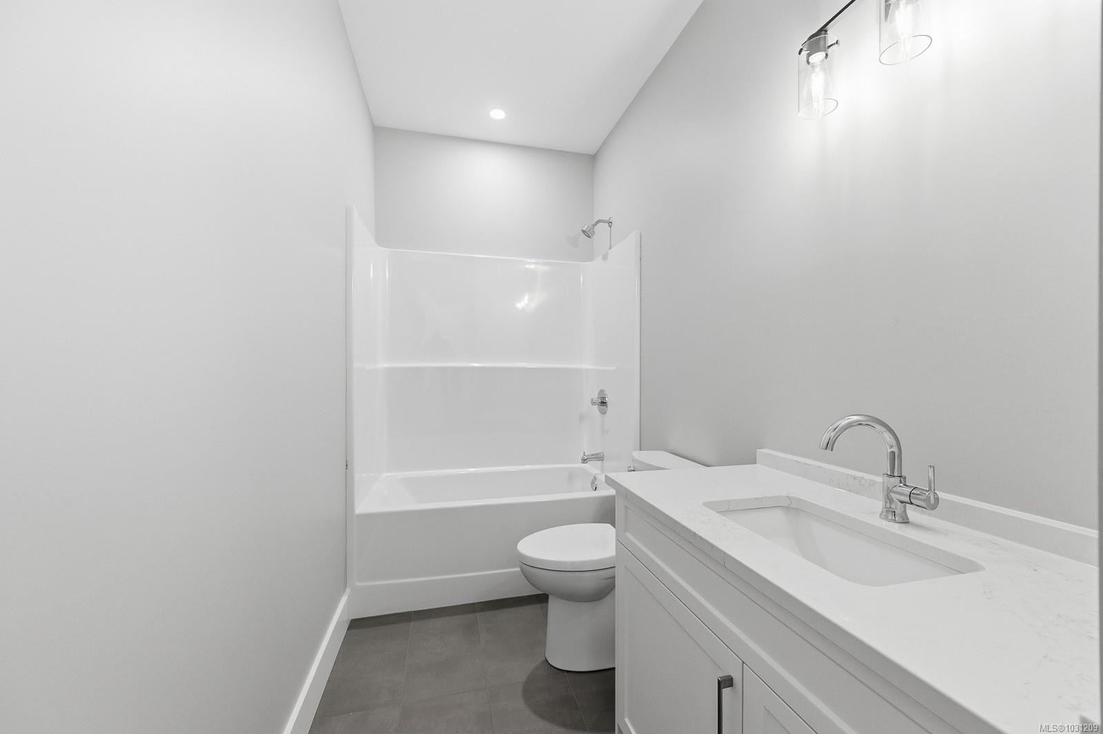 A-2319 Mcdonald Rd, Comox, BC - Indoor Photo Showing Bathroom