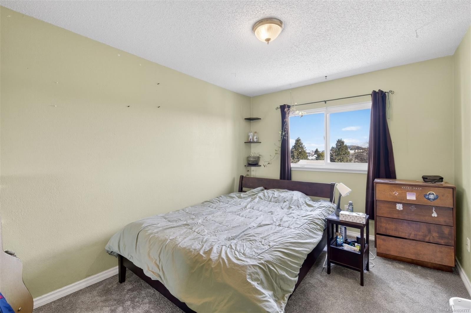 323-3225 Eldon Pl, Saanich, BC - Indoor Photo Showing Bedroom