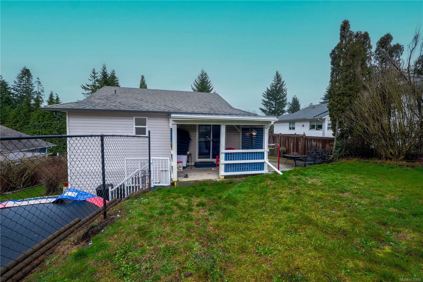 825 Pinecrest Rd, Campbell River, BC