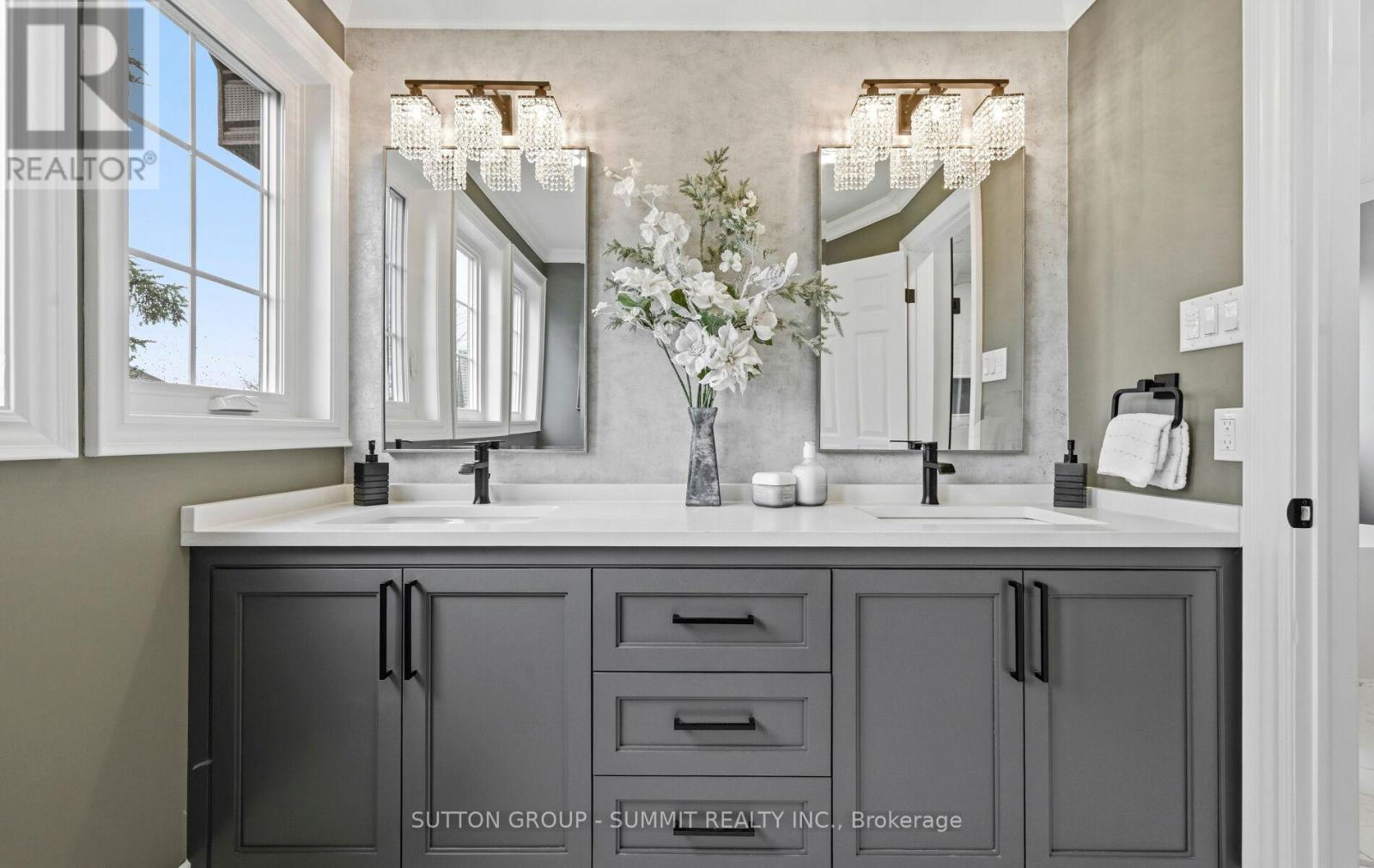 1095 Geran Crescent, Mississauga, ON - Indoor Photo Showing Bathroom