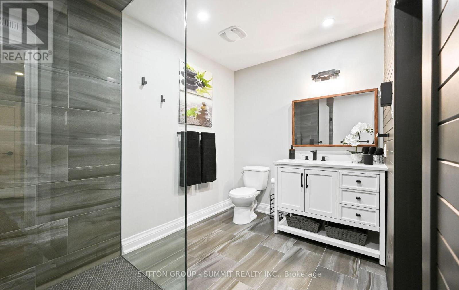 1095 Geran Crescent, Mississauga, ON - Indoor Photo Showing Bathroom