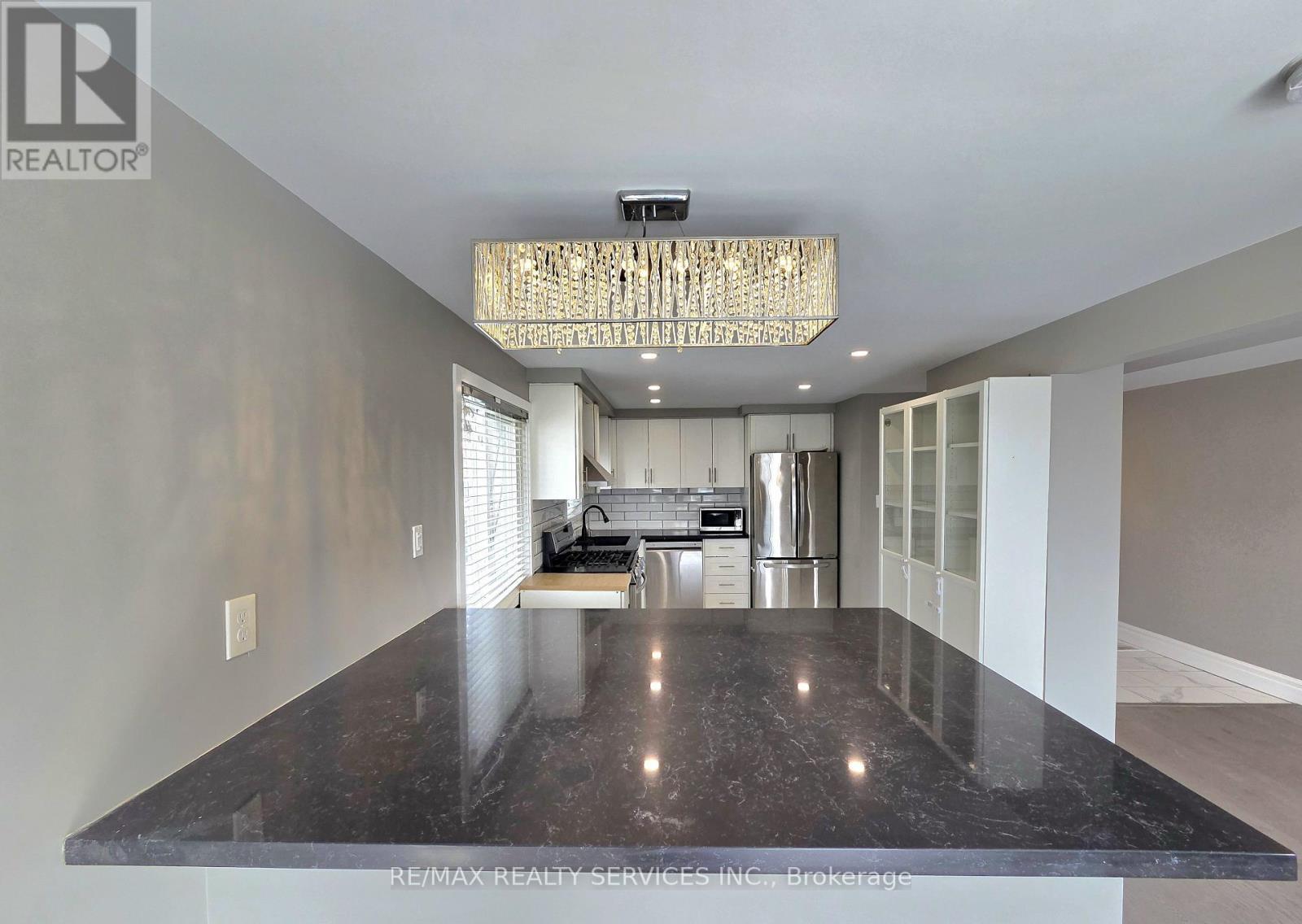 662 Elgin Street N, Cambridge, ON - Indoor Photo Showing Other Room