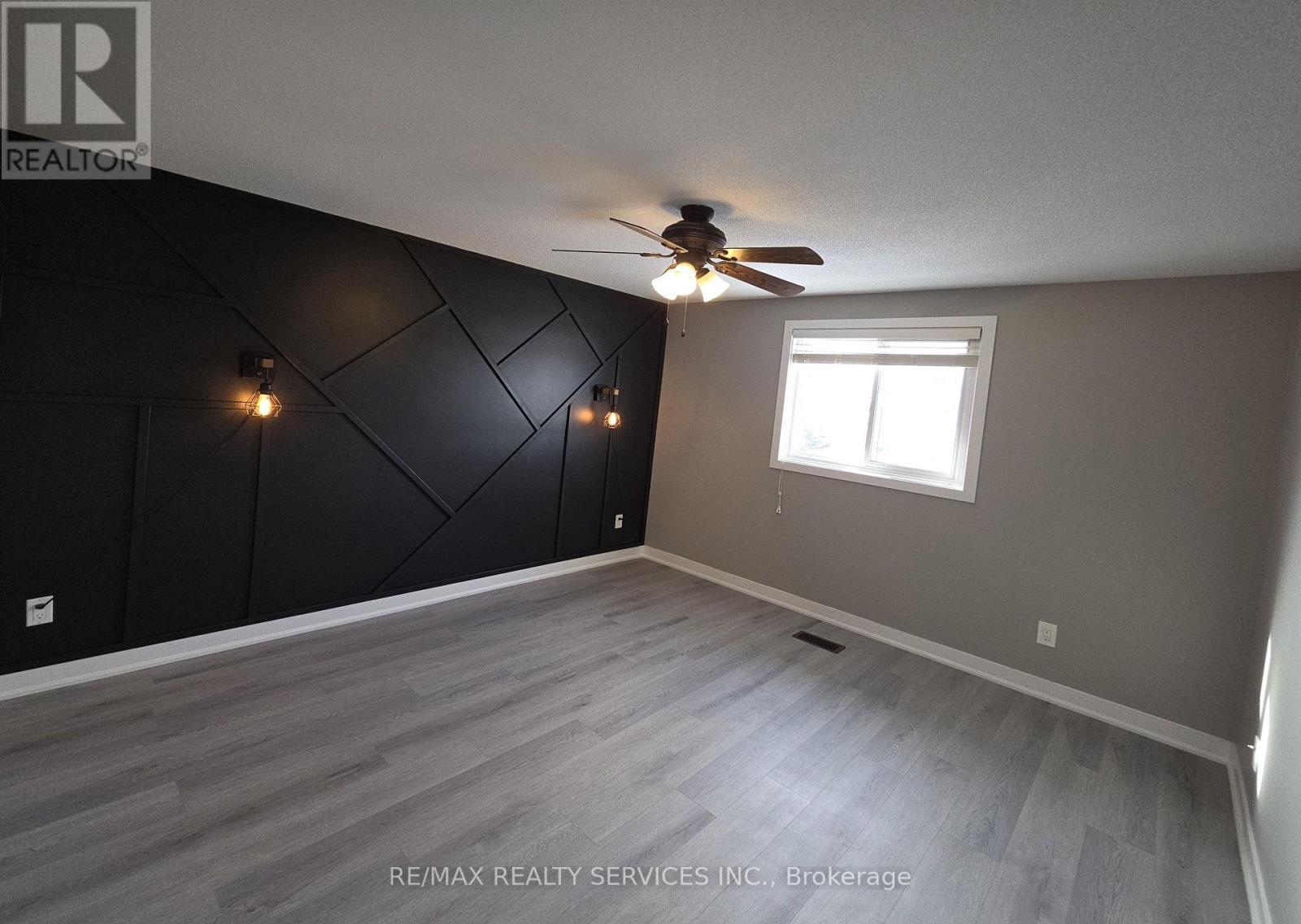 662 Elgin Street N, Cambridge, ON - Indoor Photo Showing Other Room