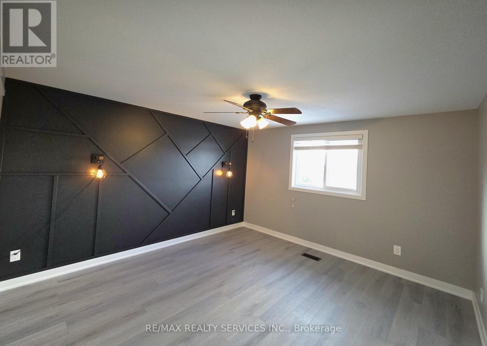 662 Elgin Street N, Cambridge, ON - Indoor Photo Showing Other Room