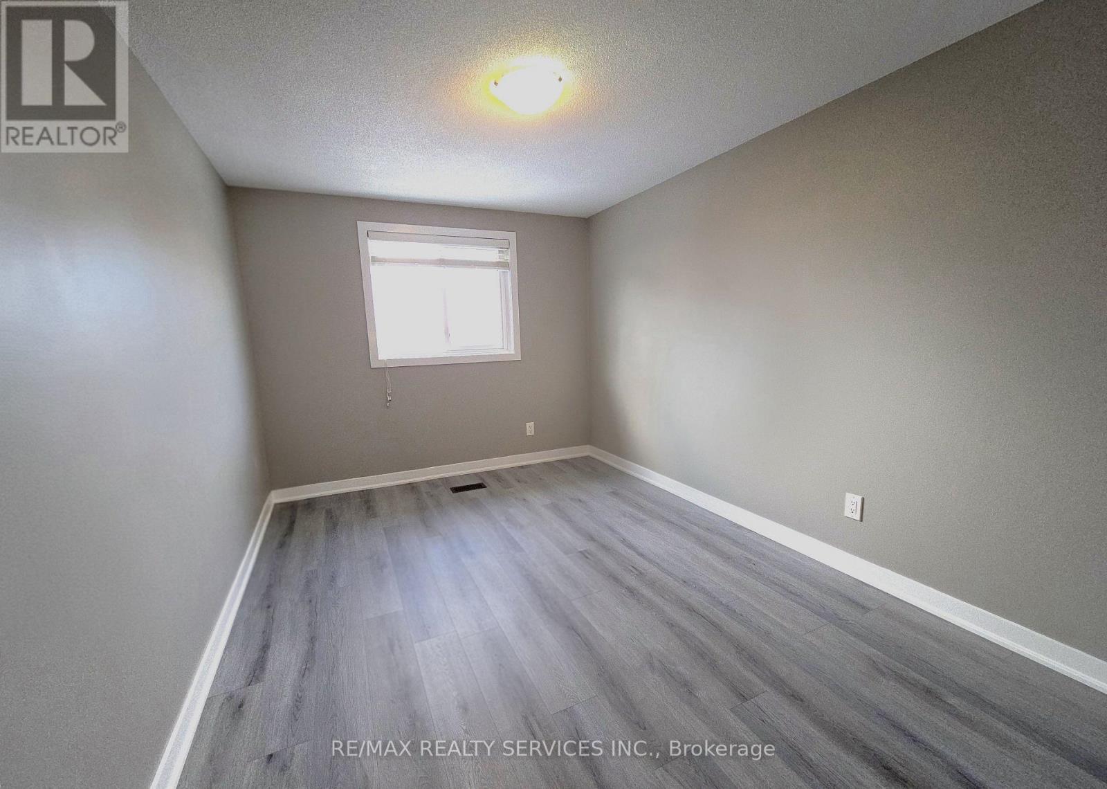 662 Elgin Street N, Cambridge, ON - Indoor Photo Showing Other Room