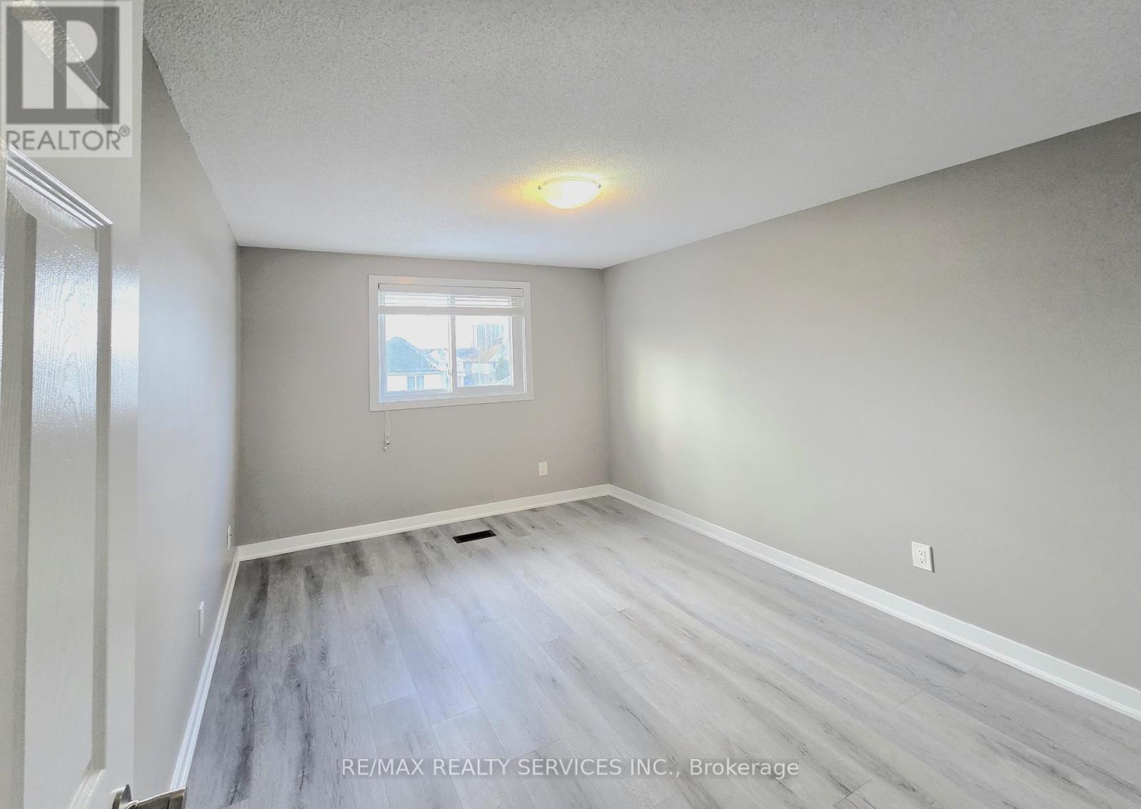 662 Elgin Street N, Cambridge, ON - Indoor Photo Showing Other Room