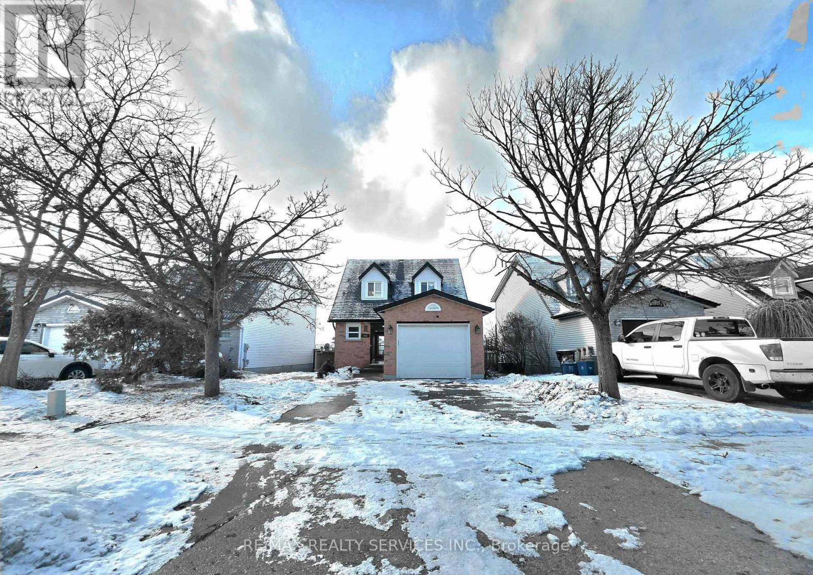 662 Elgin Street N, Cambridge, ON - Outdoor With Facade