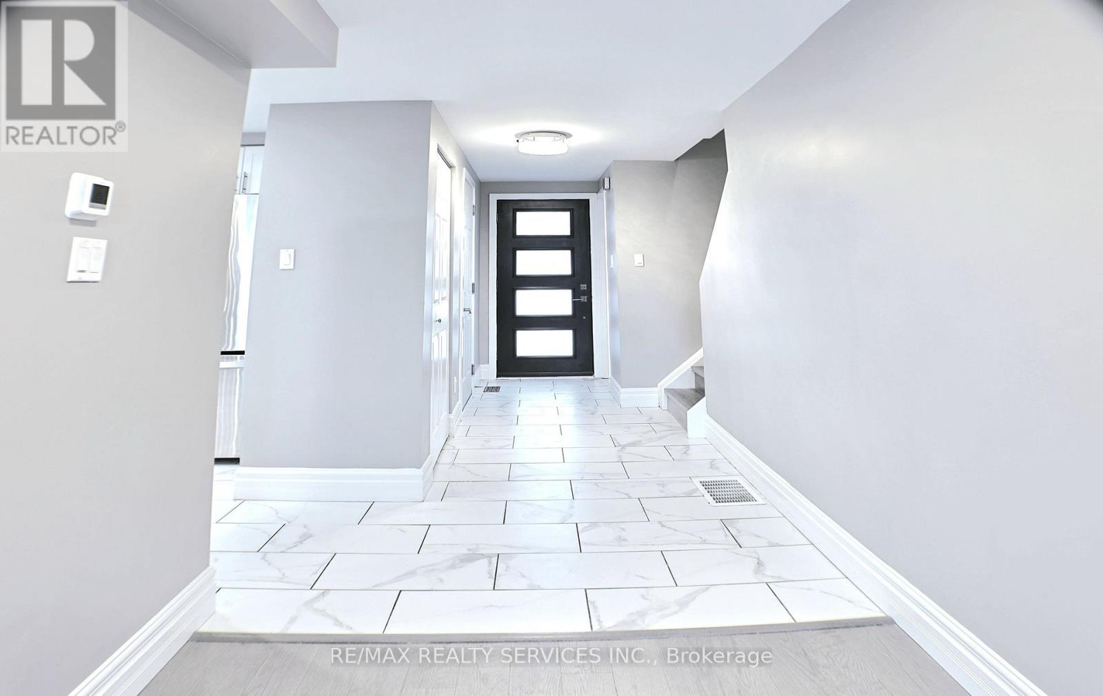 662 Elgin Street N, Cambridge, ON - Indoor Photo Showing Other Room