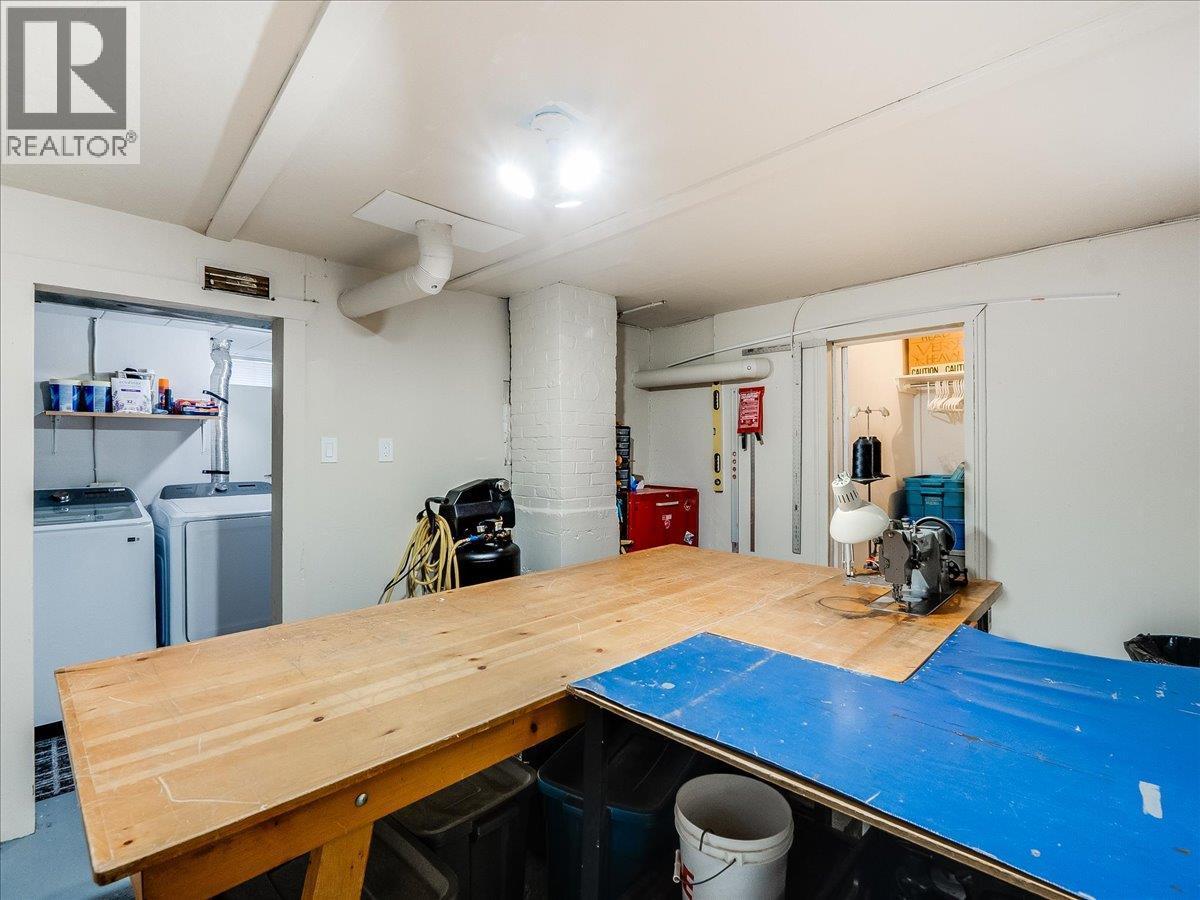 1911 Second Avenue, Trail, BC - Indoor Photo Showing Laundry Room