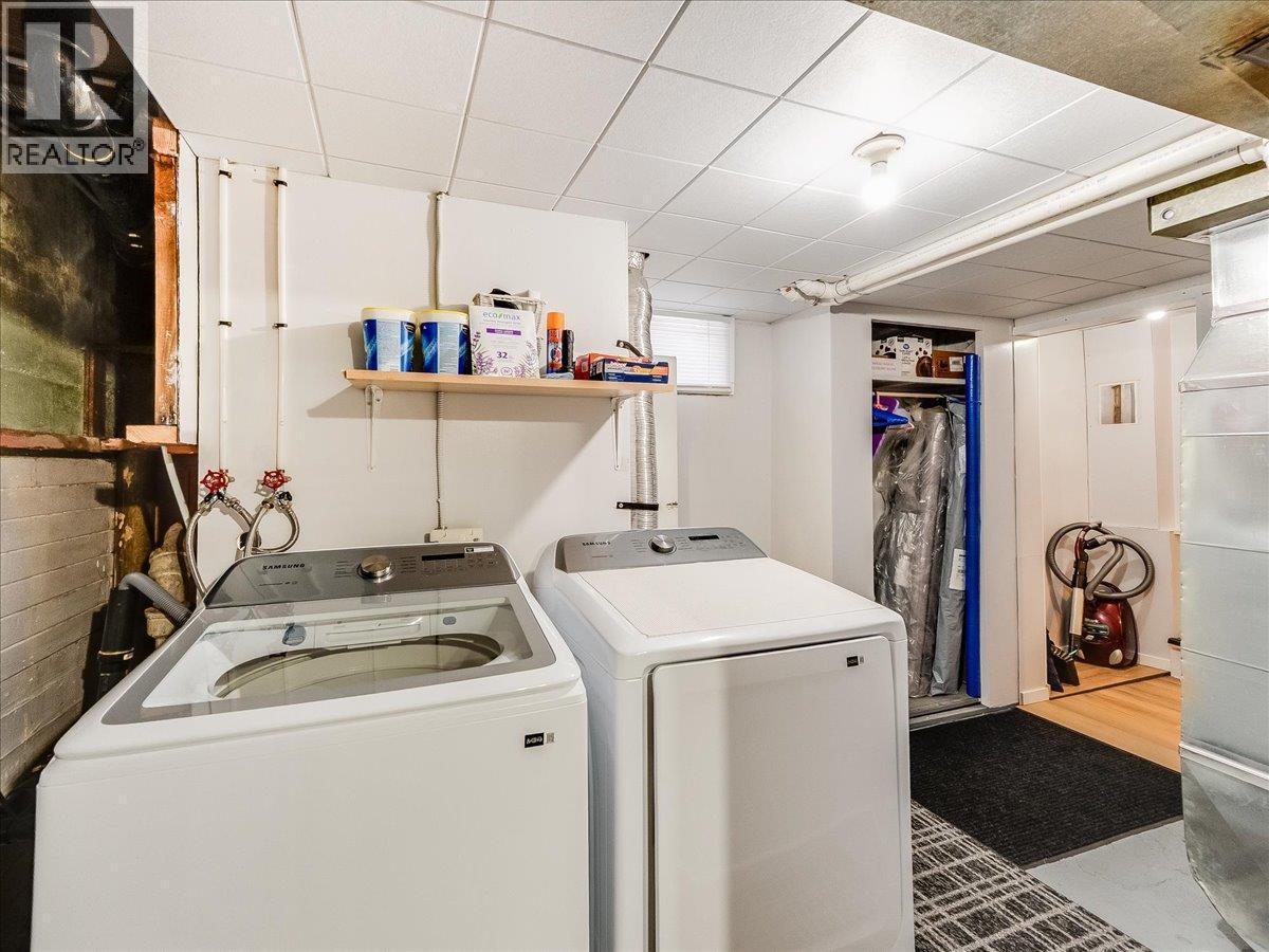 1911 Second Avenue, Trail, BC - Indoor Photo Showing Laundry Room