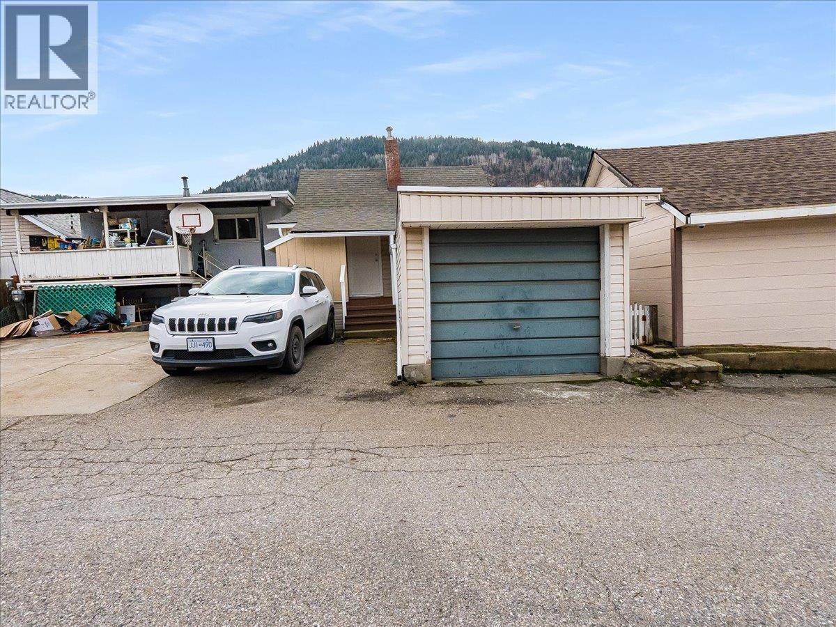 1911 Second Avenue, Trail, BC - Outdoor