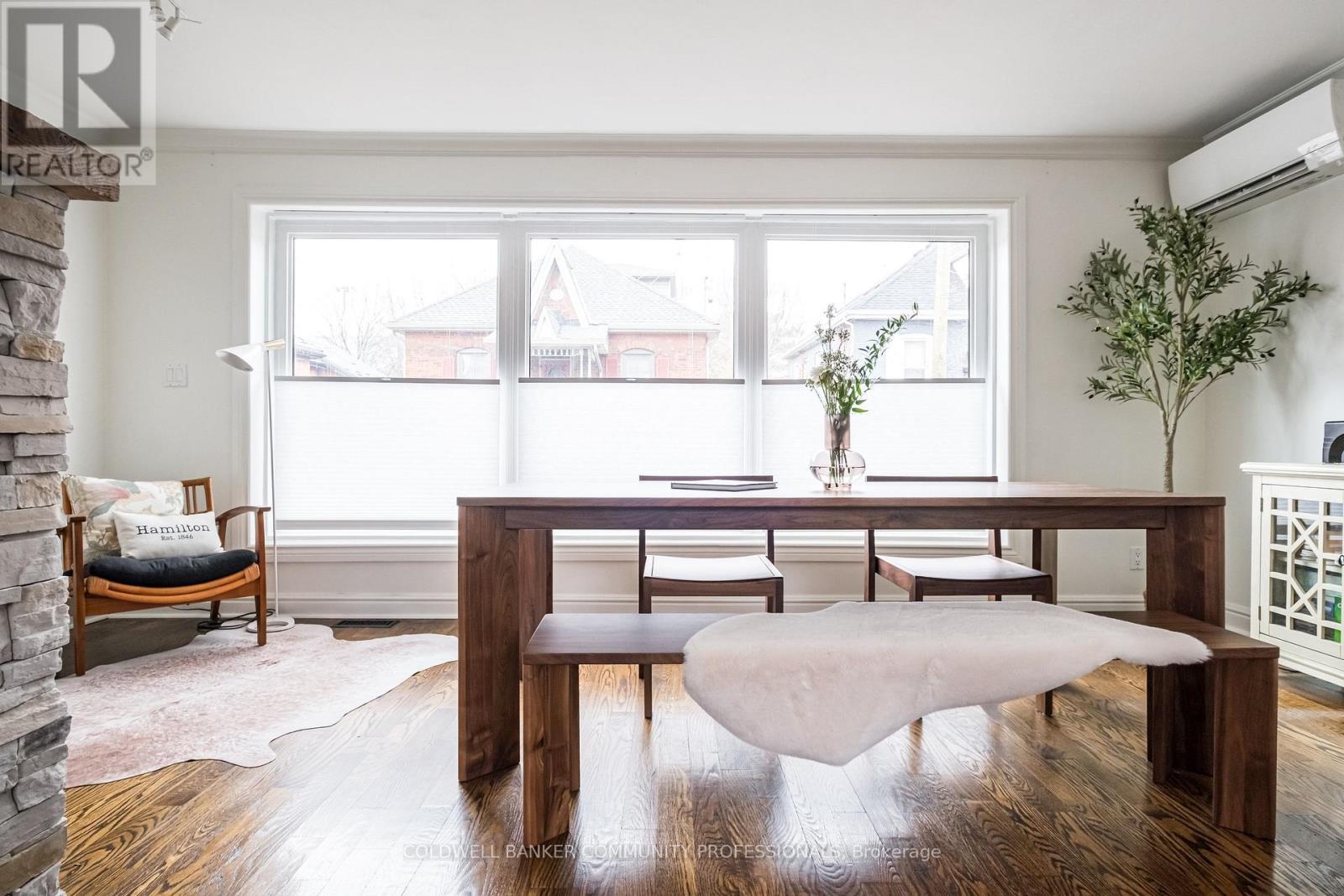 14 Reginald Street, Hamilton, ON - Indoor