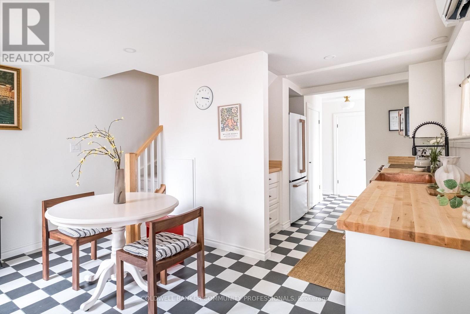14 Reginald Street, Hamilton, ON - Indoor