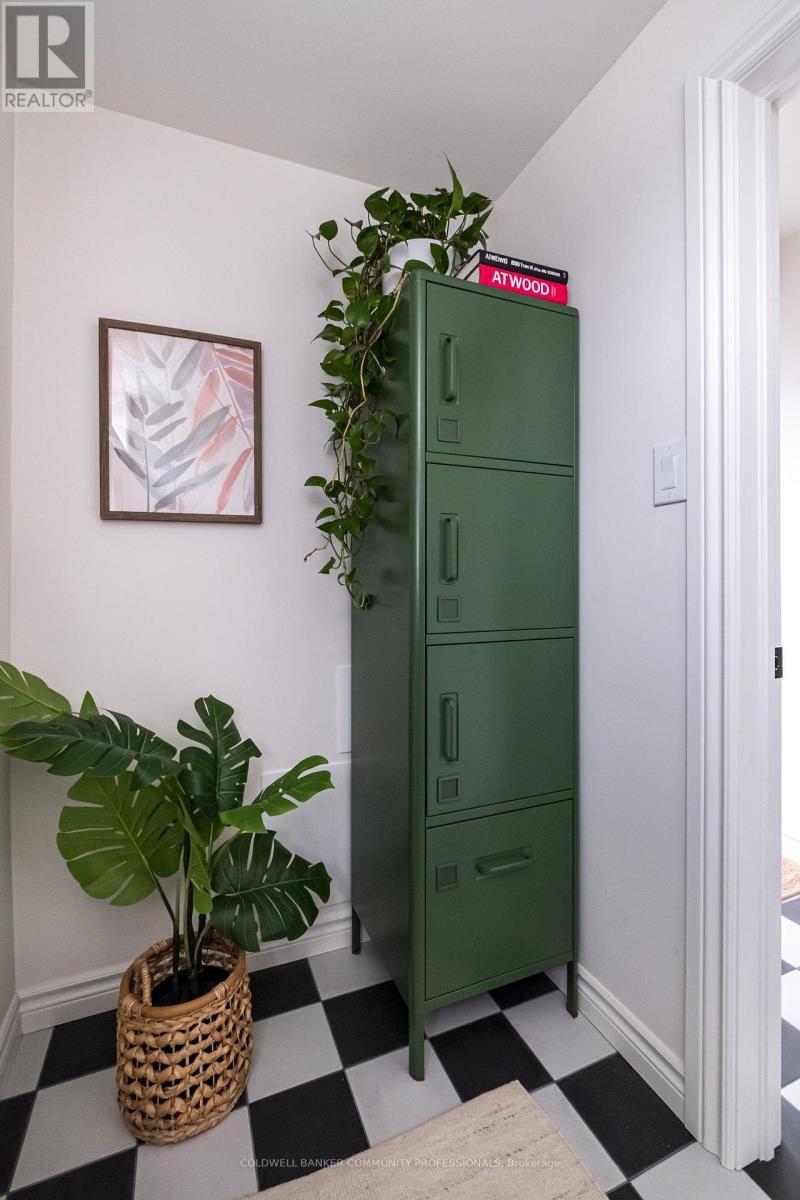 14 Reginald Street, Hamilton, ON - Indoor