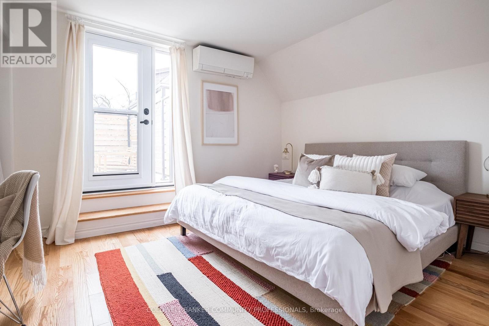 14 Reginald Street, Hamilton, ON - Indoor Photo Showing Bedroom