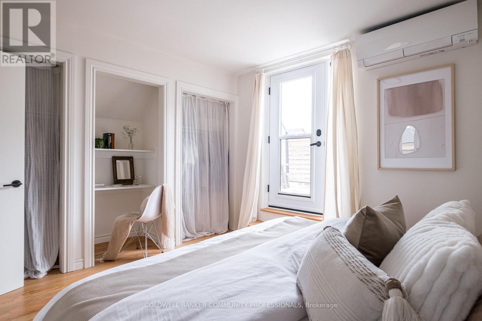 14 Reginald Street, Hamilton, ON - Indoor Photo Showing Bedroom