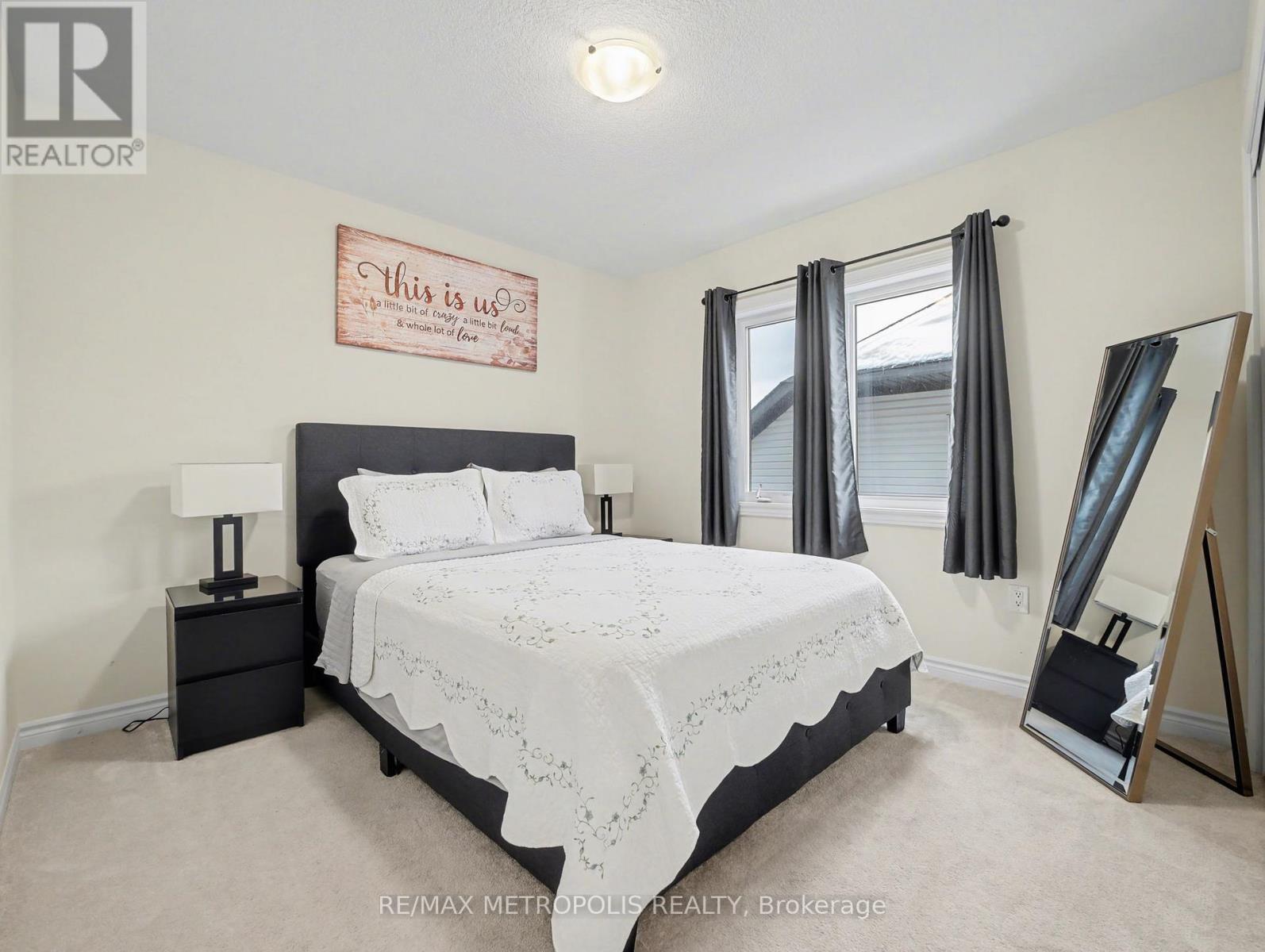9 Frontier Drive, Thorold, ON - Indoor Photo Showing Bedroom