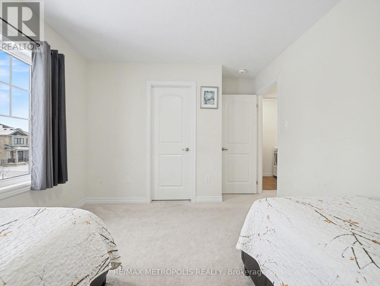 9 Frontier Drive, Thorold, ON - Indoor Photo Showing Bedroom