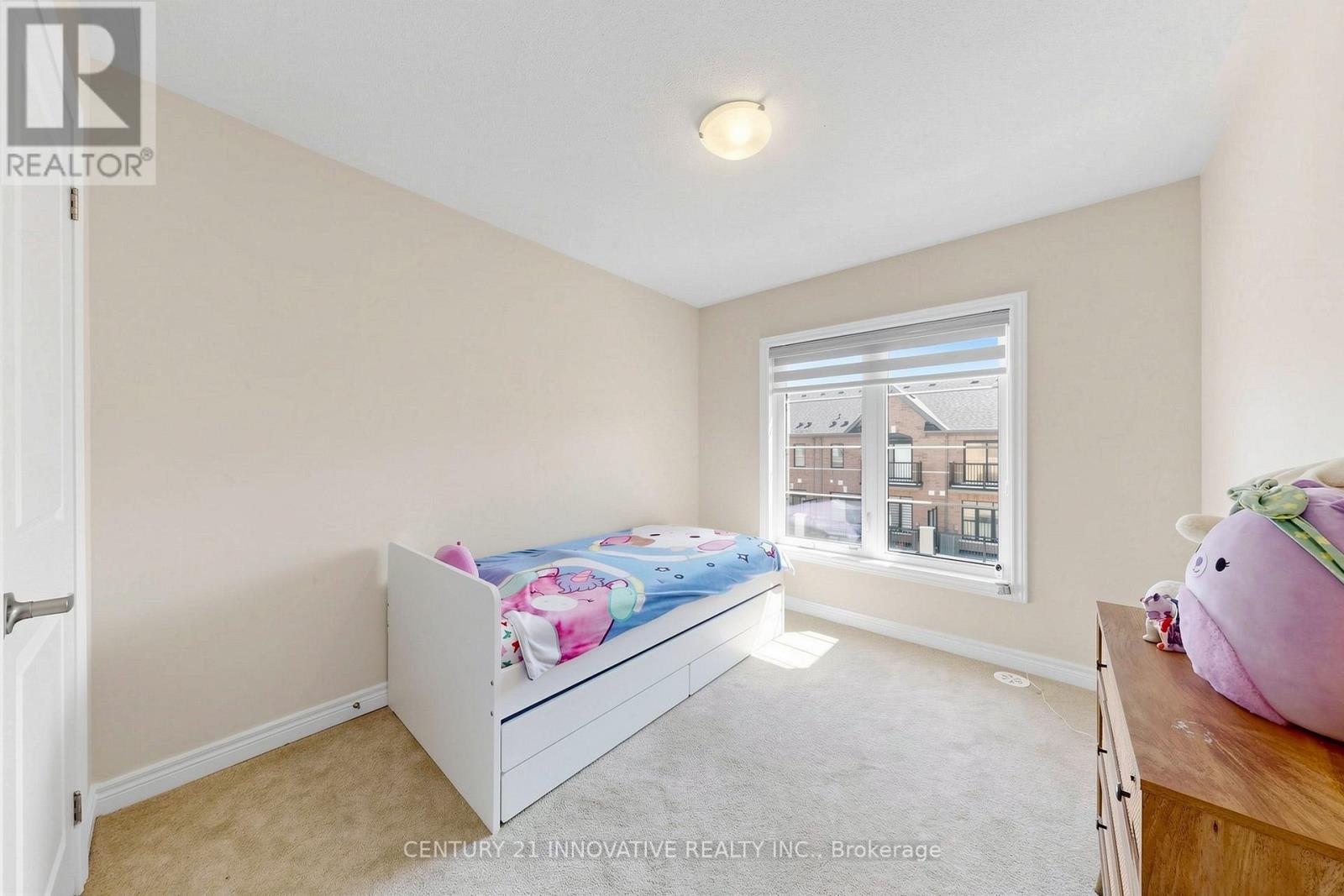24 Icemaker Way, Whitby, ON - Indoor Photo Showing Bedroom