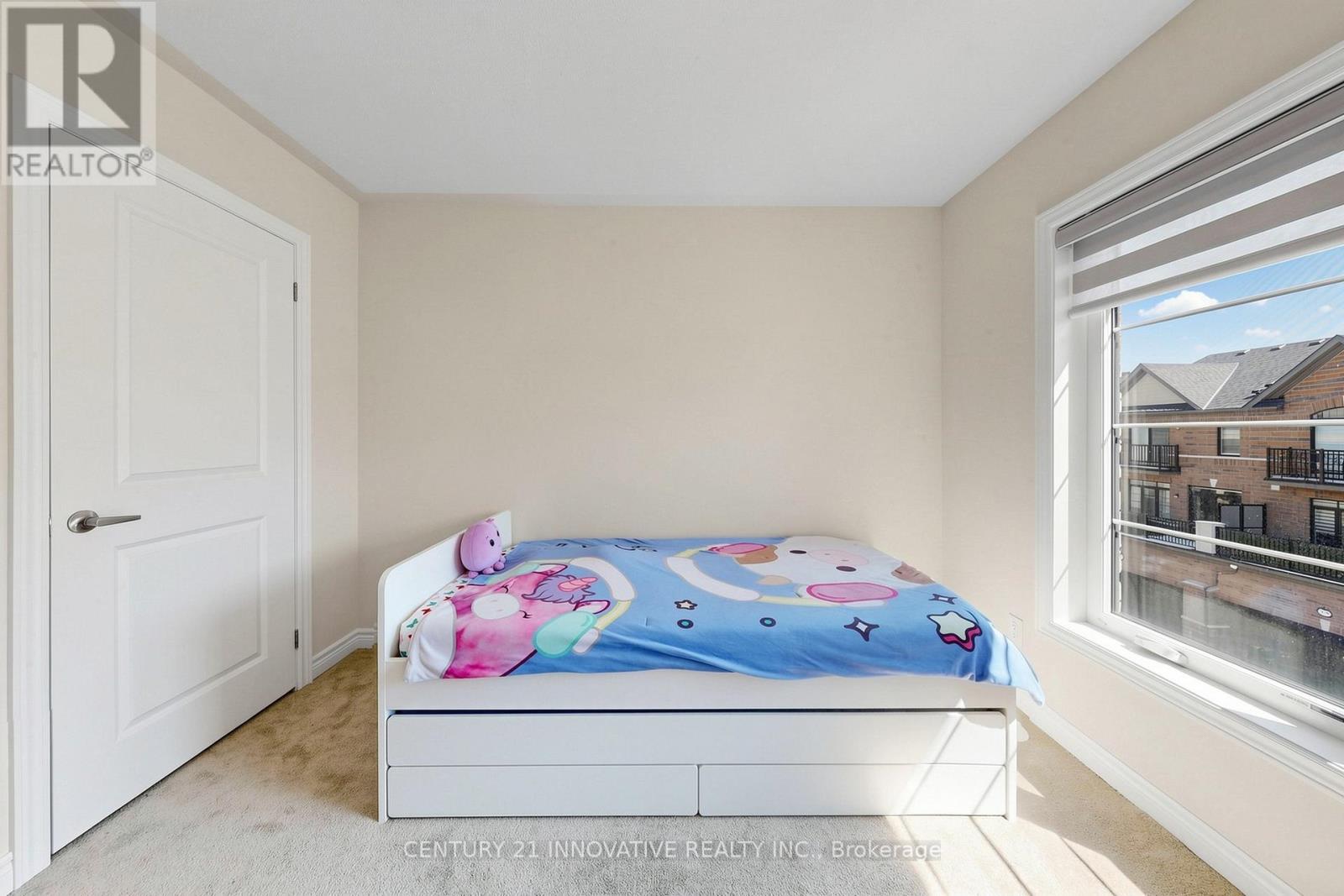 24 Icemaker Way, Whitby, ON - Indoor Photo Showing Bedroom