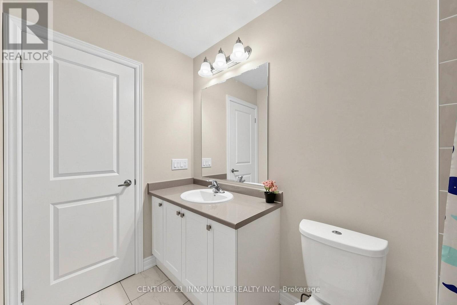 24 Icemaker Way, Whitby, ON - Indoor Photo Showing Bathroom