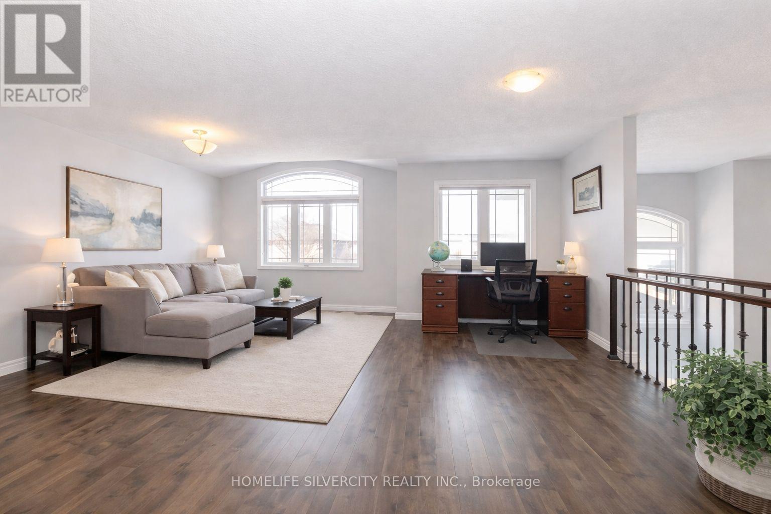 153 Medici Lane, Hamilton, ON - Indoor Photo Showing Living Room