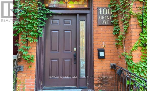 100 Grant Avenue, Hamilton, ON - Outdoor