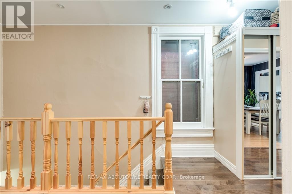 100 Grant Avenue, Hamilton, ON - Indoor Photo Showing Other Room