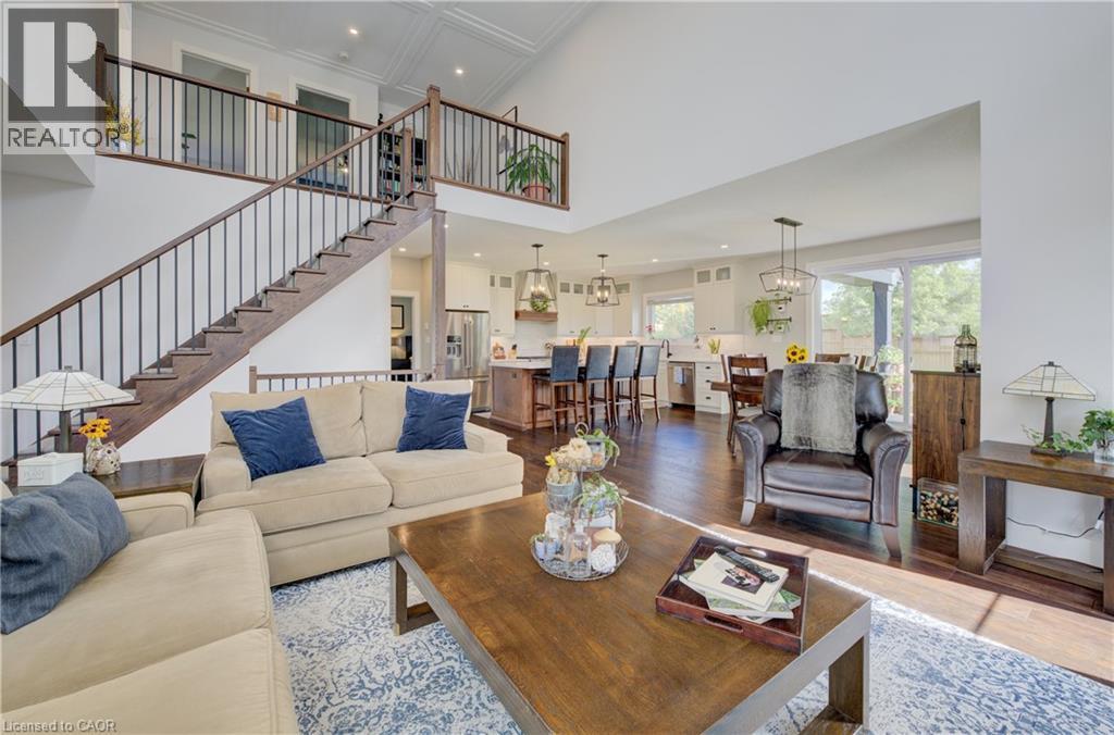 58 Carriage Crossing, Drayton, ON - Indoor Photo Showing Living Room