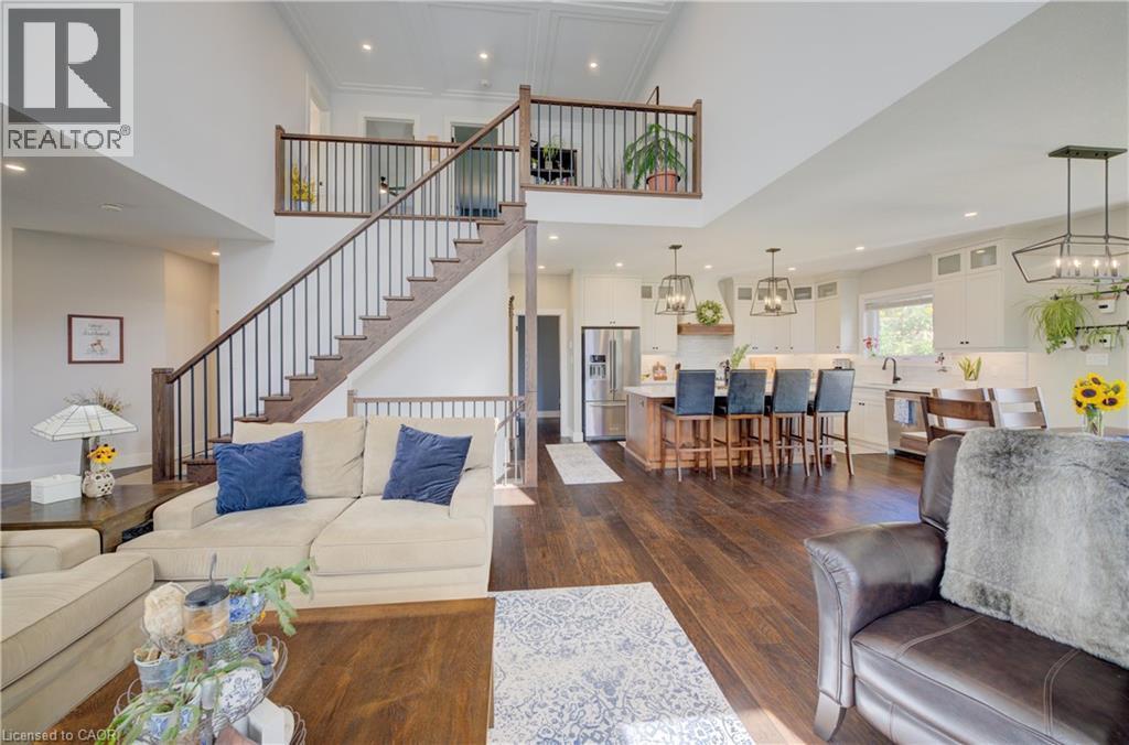 58 Carriage Crossing, Drayton, ON - Indoor Photo Showing Living Room