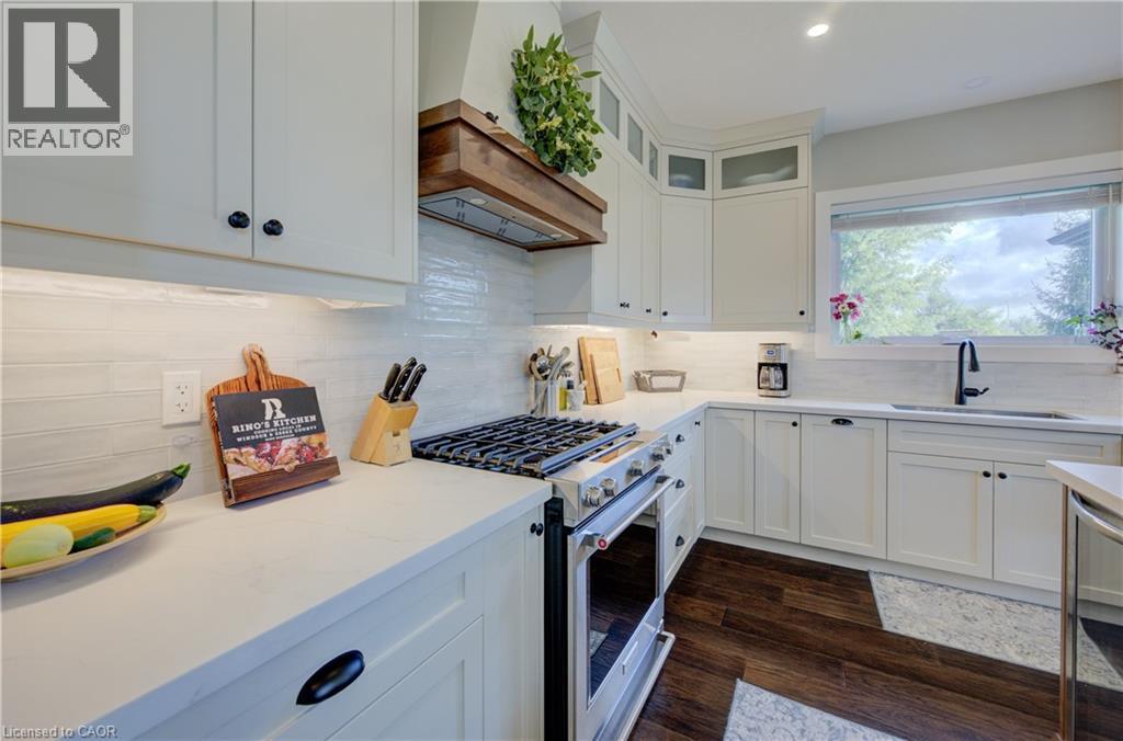 58 Carriage Crossing, Drayton, ON - Indoor Photo Showing Kitchen