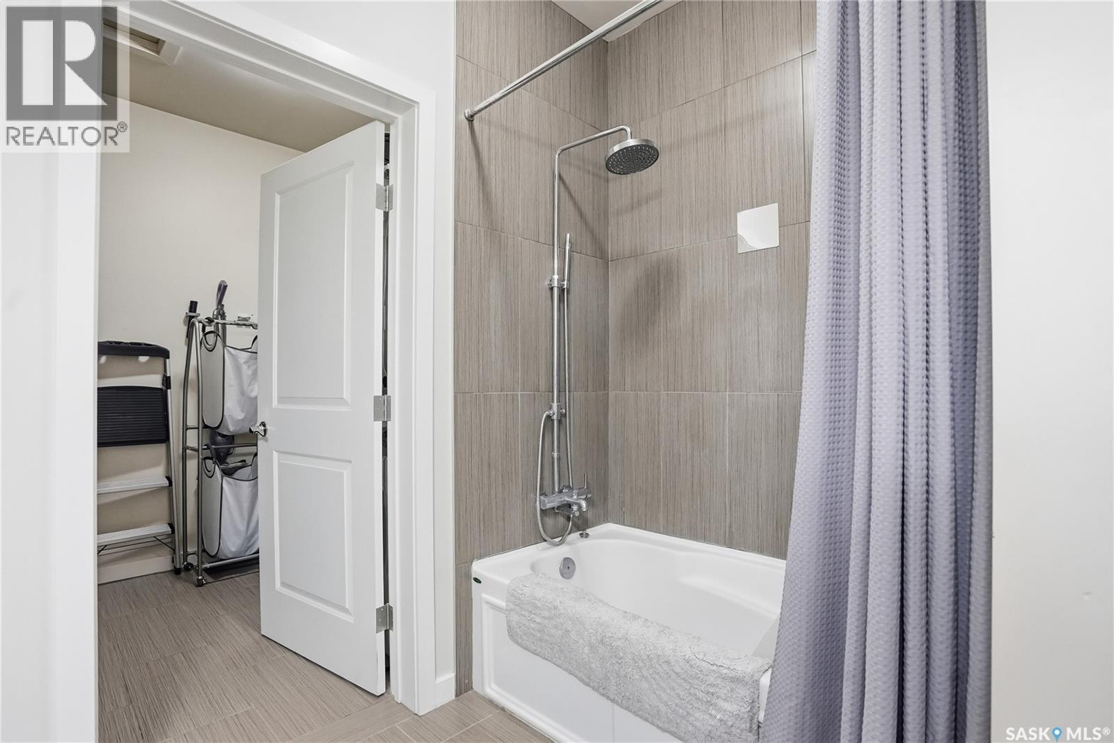 1612 1015 Patrick Crescent, Saskatoon, SK - Indoor Photo Showing Bathroom