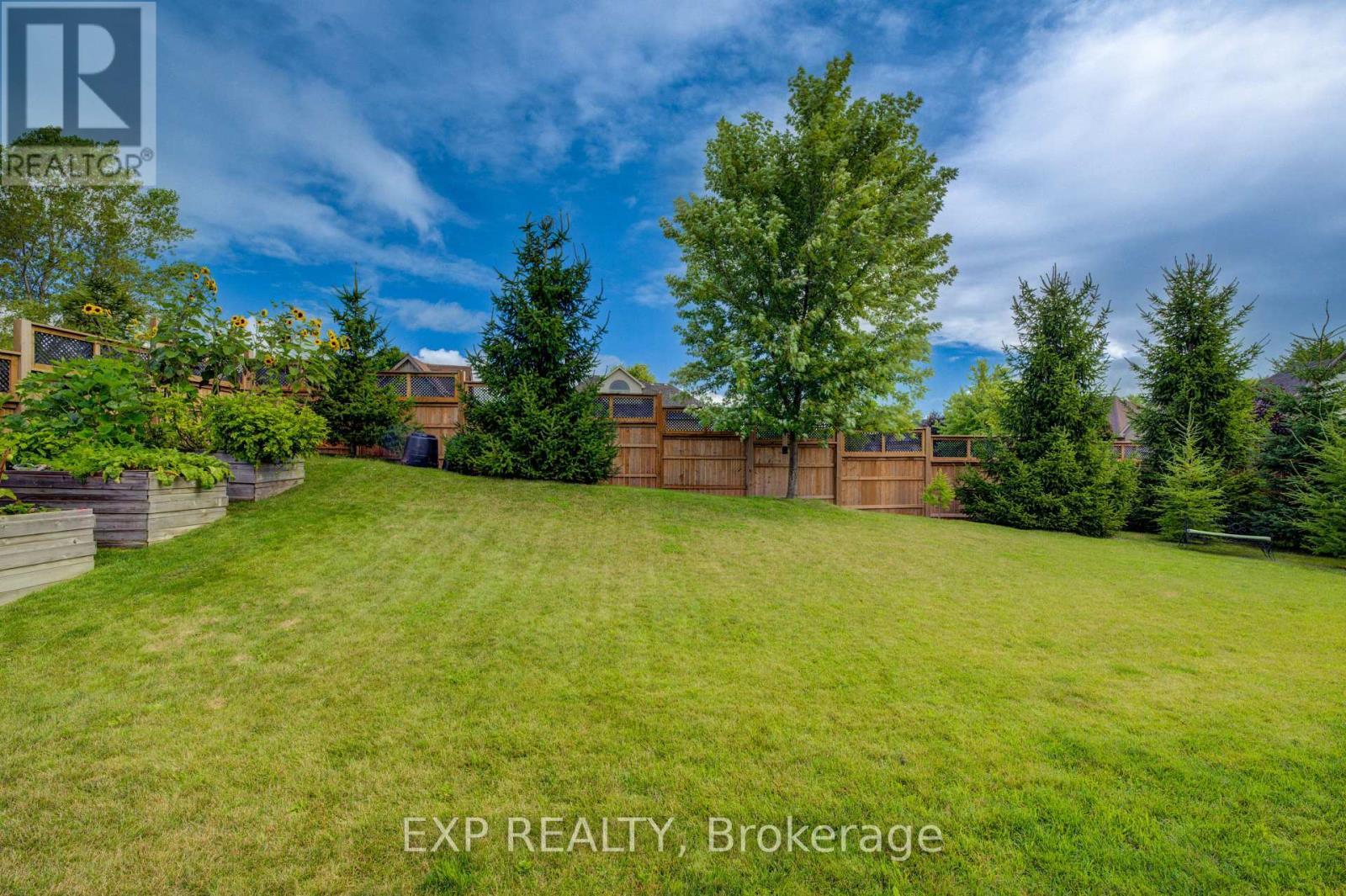 58 Carriage Crossing, Mapleton, ON - Outdoor