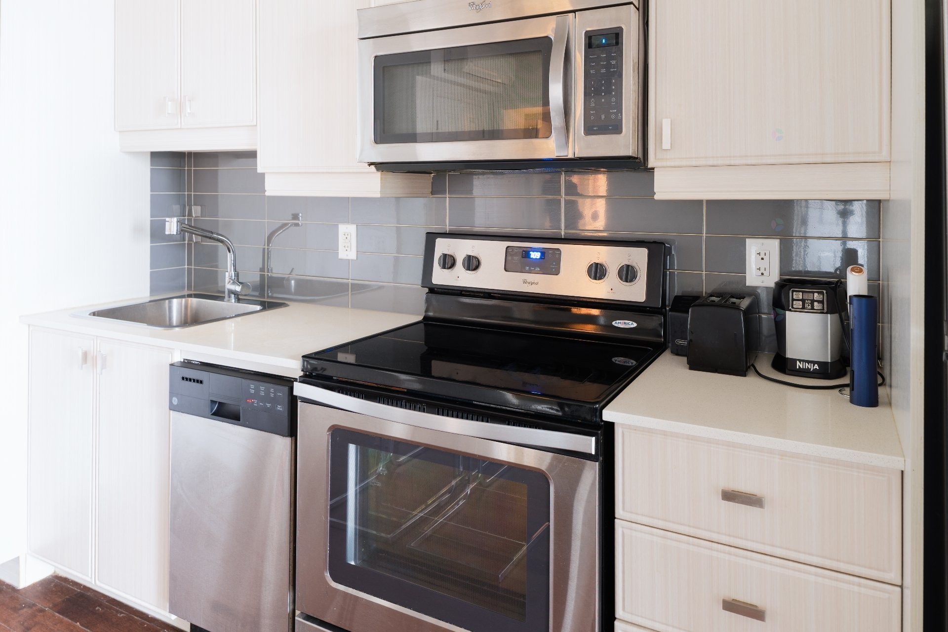 Kitchen - 1009-1205 Rue Mackay, Montréal (Ville-Marie), QC - Indoor Photo Showing Kitchen