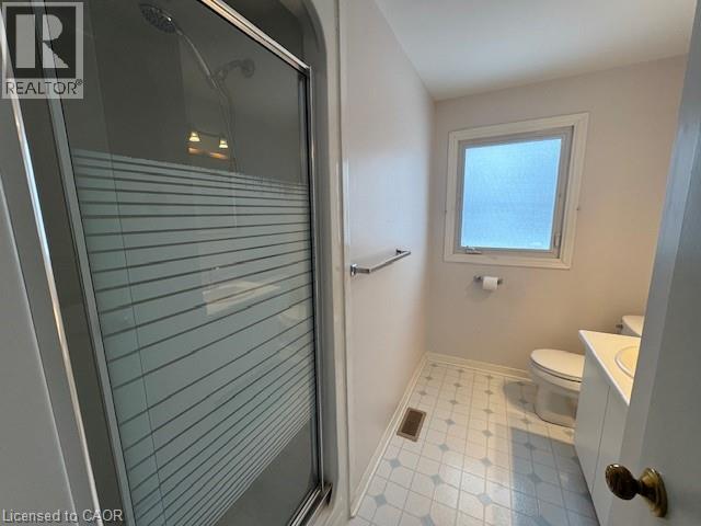 Bathroom featuring a shower stall and vanity - 536 Thorndale Drive, Waterloo, ON - Indoor Photo Showing Bathroom