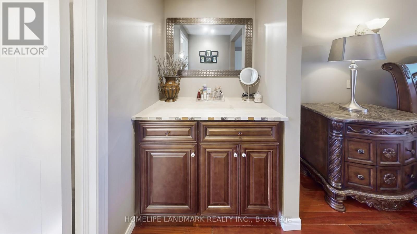 330 Guelph Avenue, Cambridge, ON - Indoor