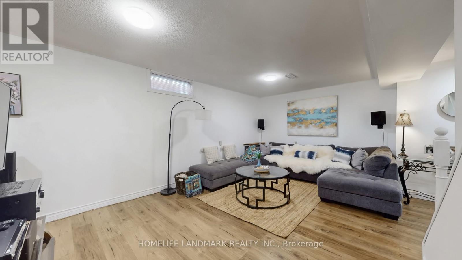 330 Guelph Avenue, Cambridge, ON - Indoor Photo Showing Living Room