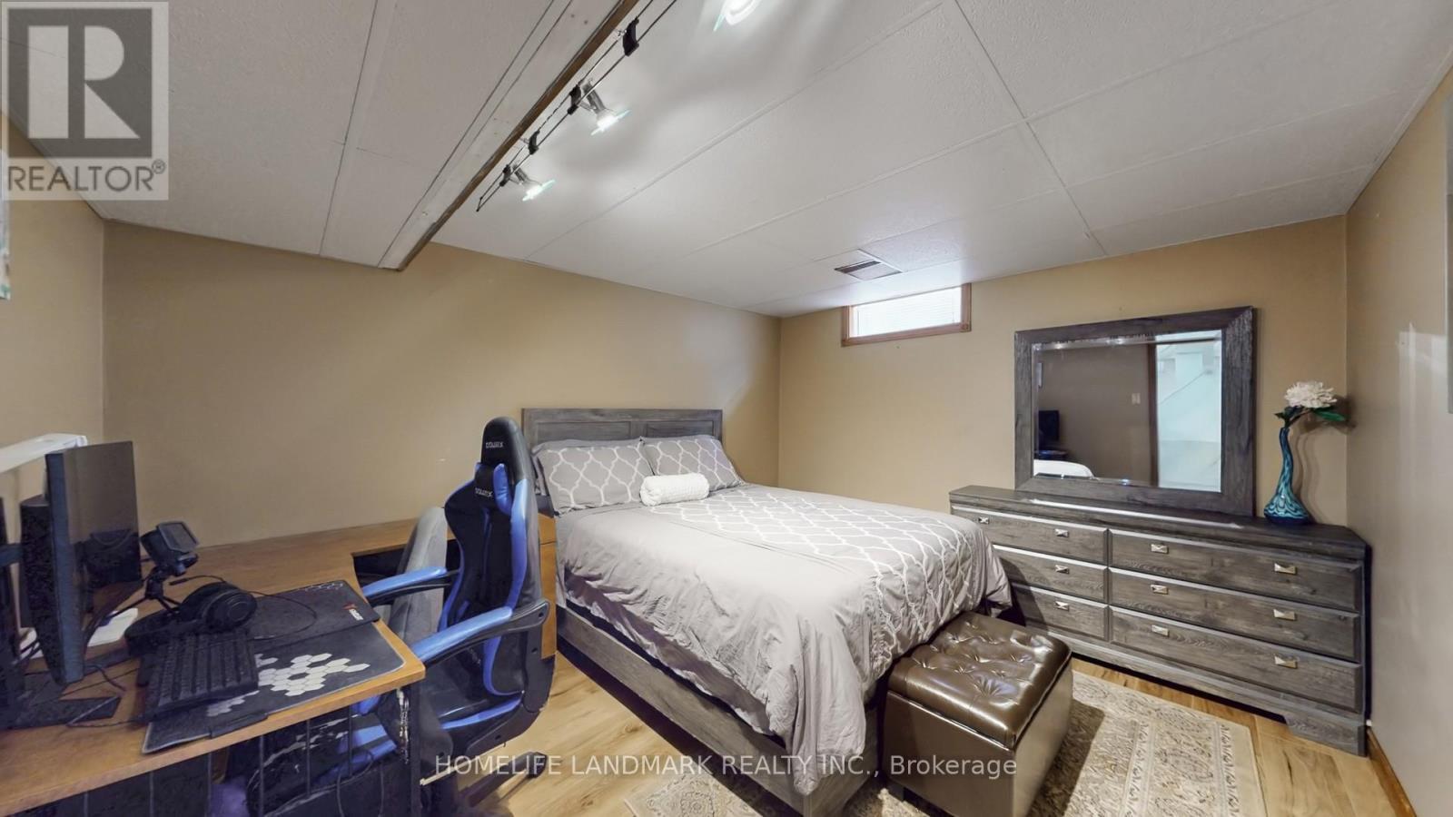 330 Guelph Avenue, Cambridge, ON - Indoor Photo Showing Bedroom