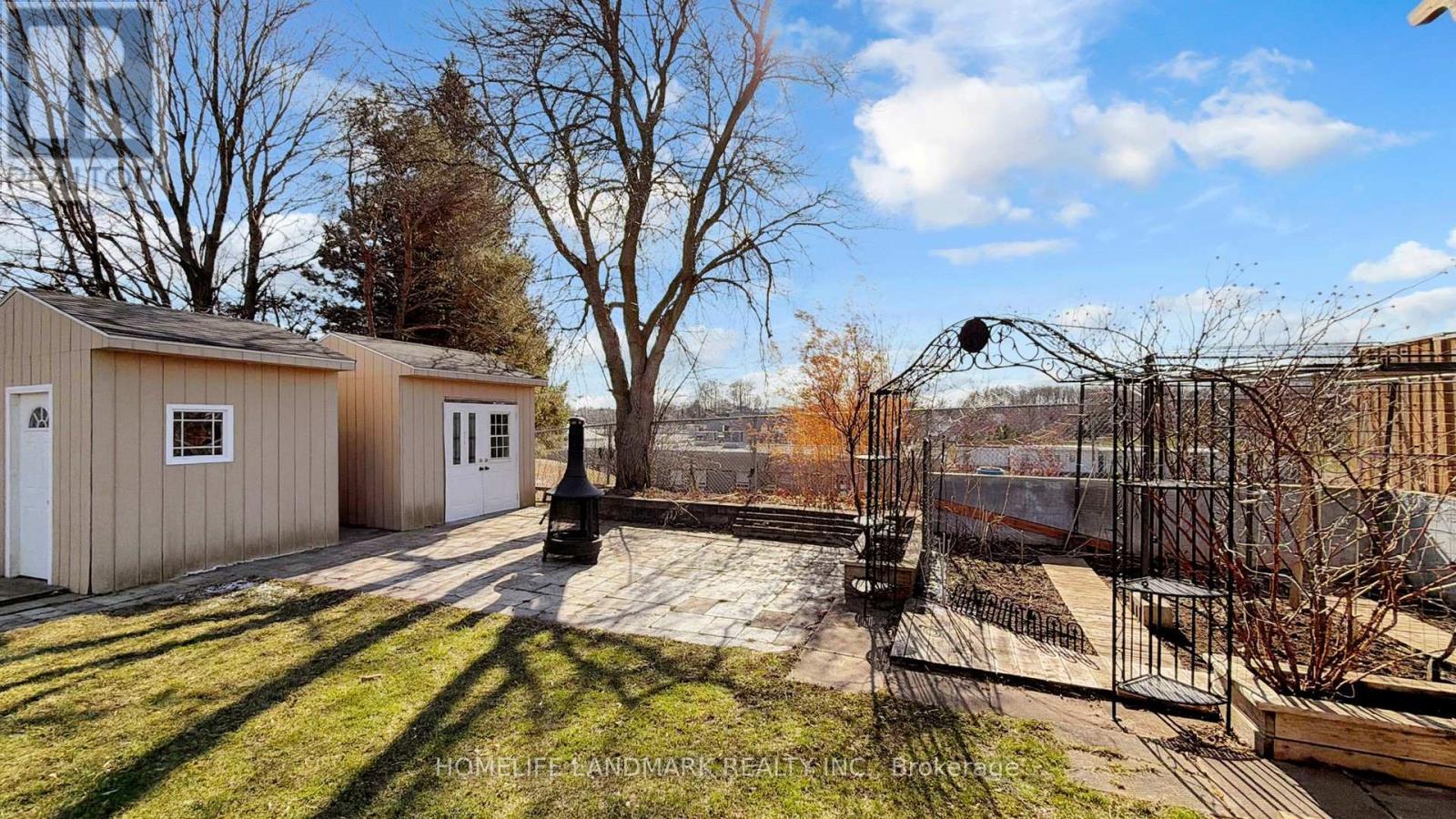 330 Guelph Avenue, Cambridge, ON - Outdoor