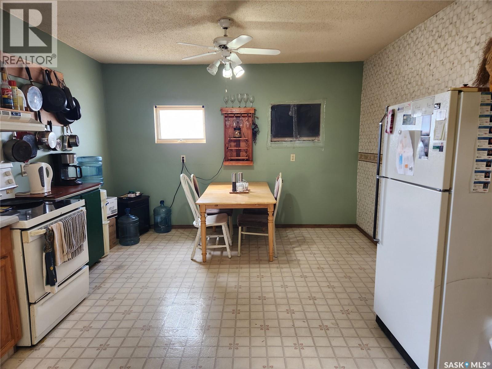 705 Main Street, Zenon Park, SK - Indoor