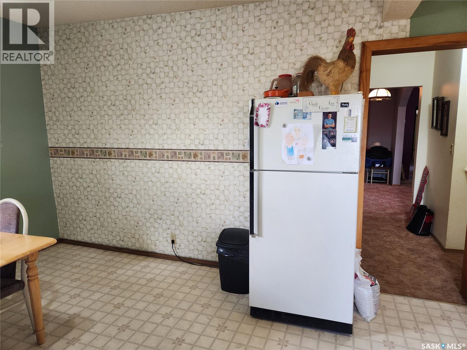 705 Main Street, Zenon Park, SK - Indoor Photo Showing Kitchen