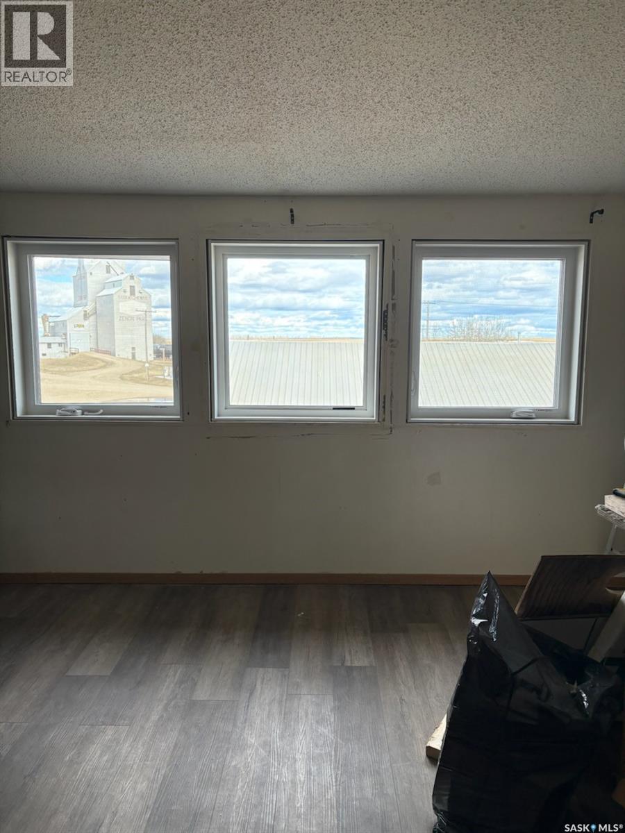 705 Main Street, Zenon Park, SK - Indoor Photo Showing Other Room