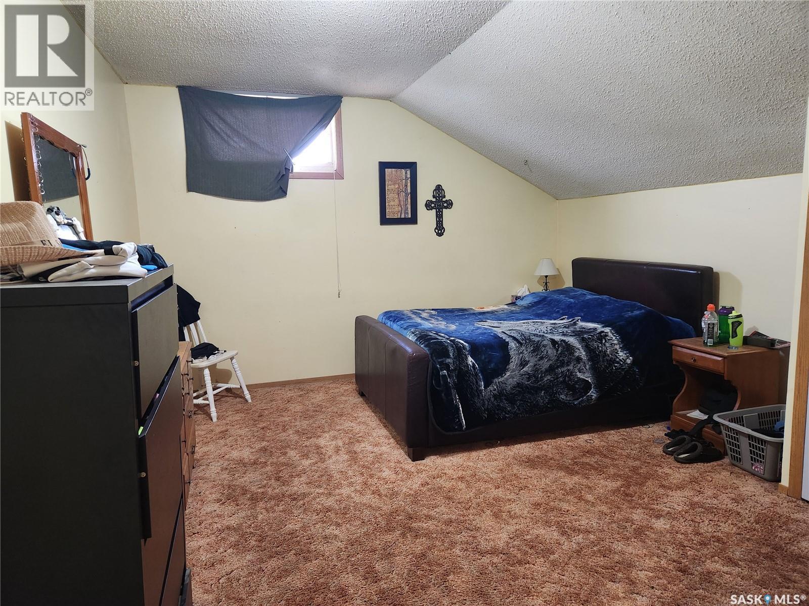 705 Main Street, Zenon Park, SK - Indoor Photo Showing Bedroom