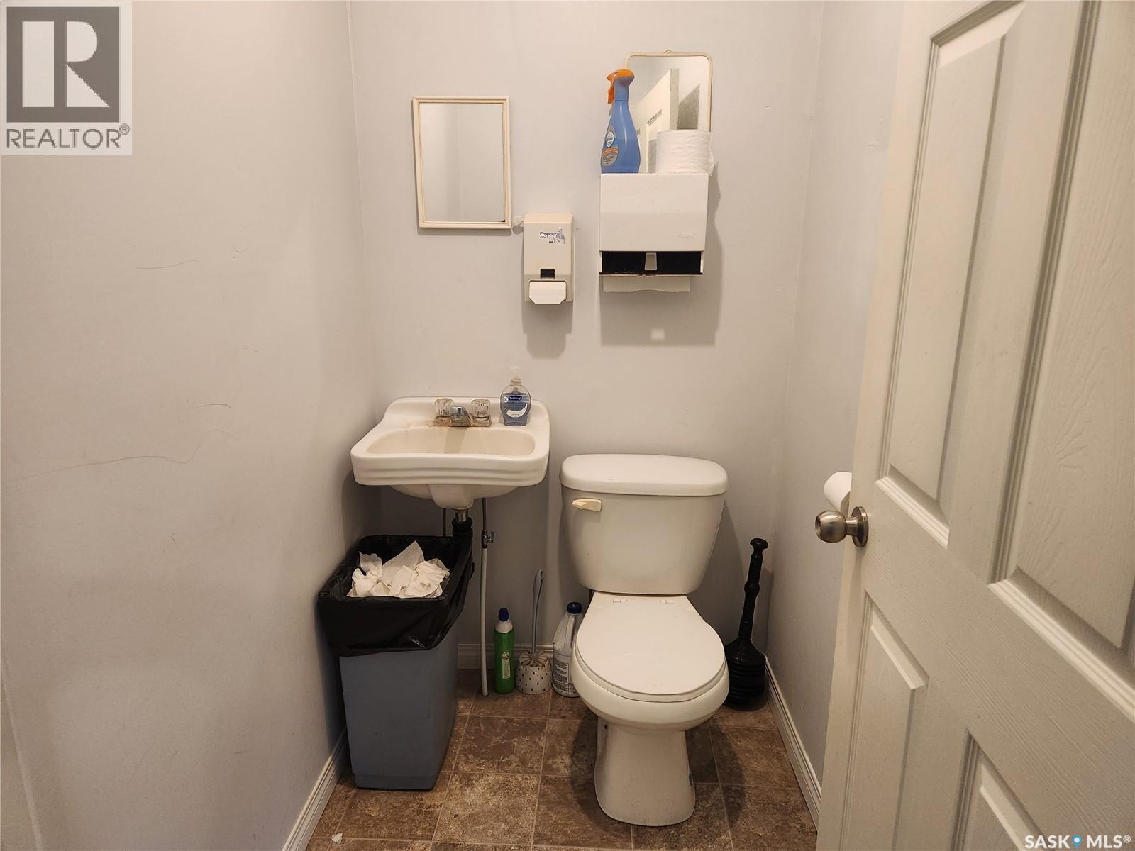 705 Main Street, Zenon Park, SK - Indoor Photo Showing Bathroom