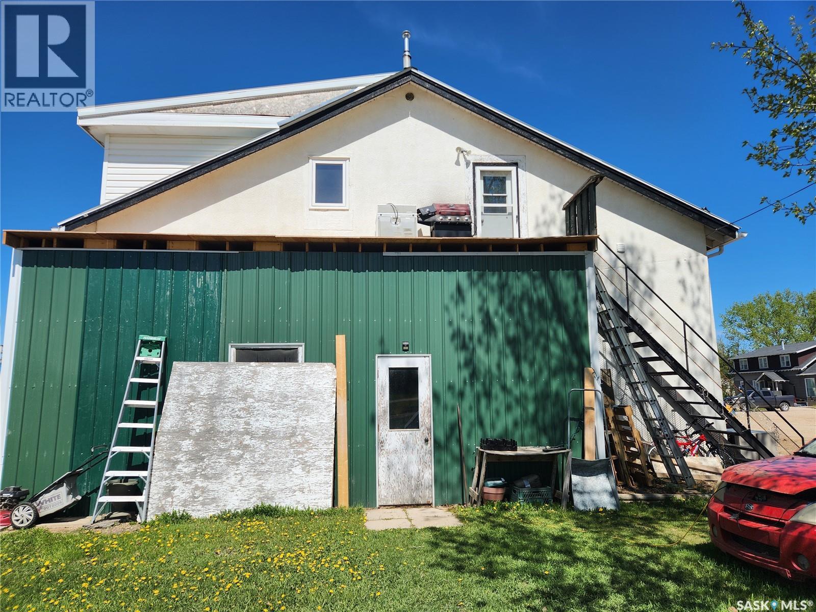 705 Main Street, Zenon Park, SK - Outdoor