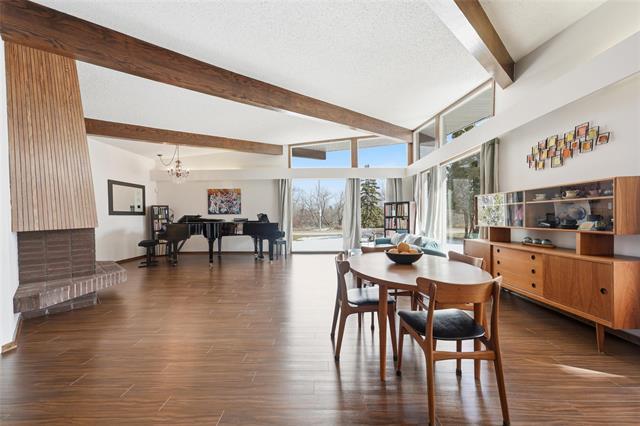 100 Agassiz Dr, Winnipeg, MB