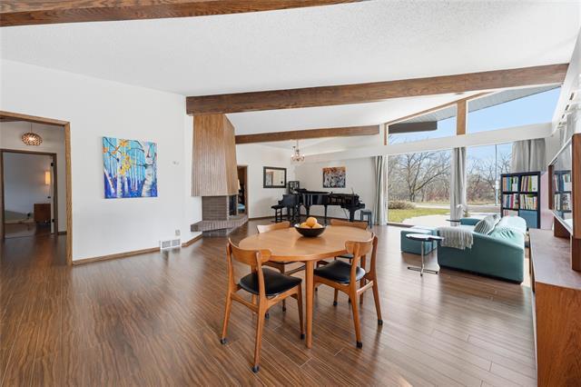 100 Agassiz Dr, Winnipeg, MB