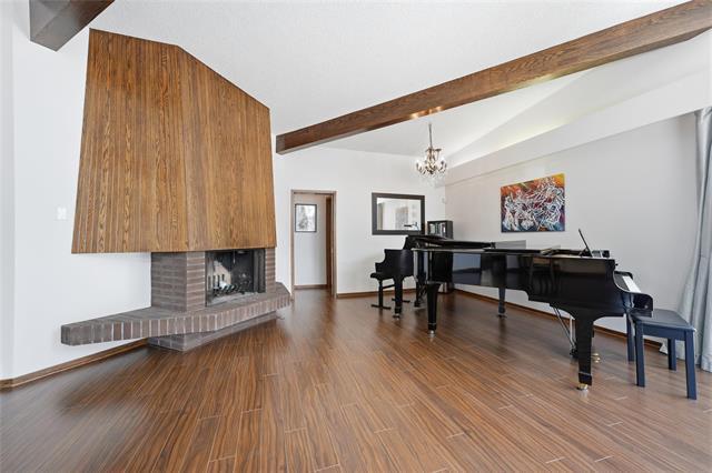 100 Agassiz Dr, Winnipeg, MB